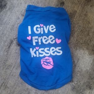 Small Dog "Free Kisses" Shirt 💋
